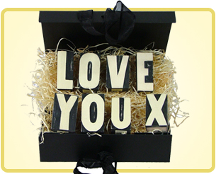 Love You / Kiss Hamper Box